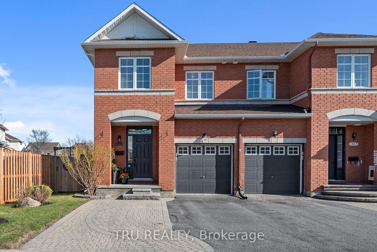 Townhouse for sale at 105 Deercroft Avenue, Ottawa, Barrhaven - Longfields, K2J 5H7 - MLS: X12124029