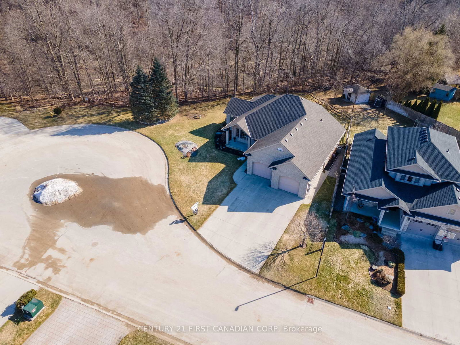 Detached House for sale at 487 Petersen Avenue, Strathroy-Caradoc, NE, N7G 4L5 - MLS: X12124093