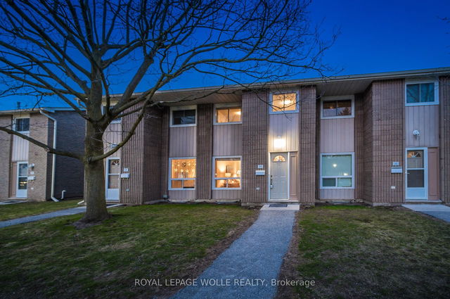 33 - 25 Upper Canada Drive