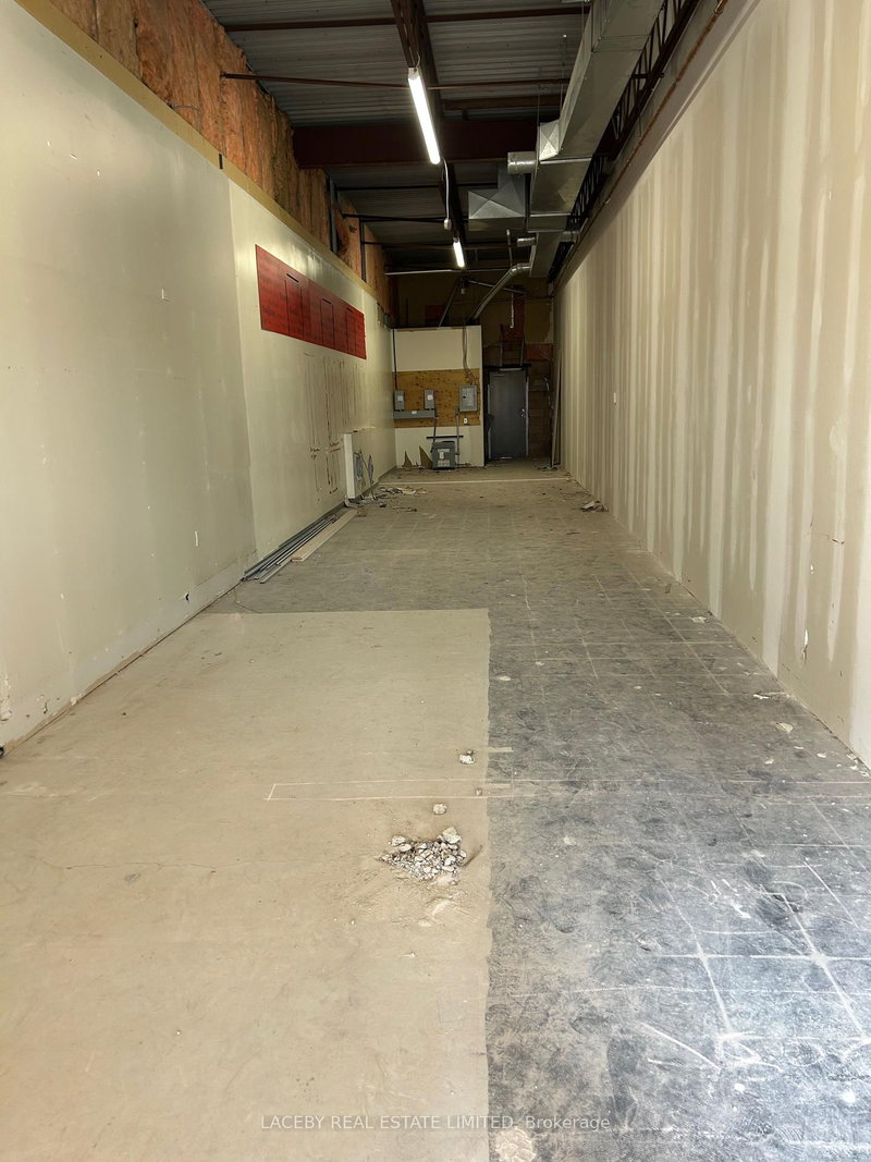 35 - 1070 Stone Church Rd E, Hamilton, L8W 3K8 | Image 3