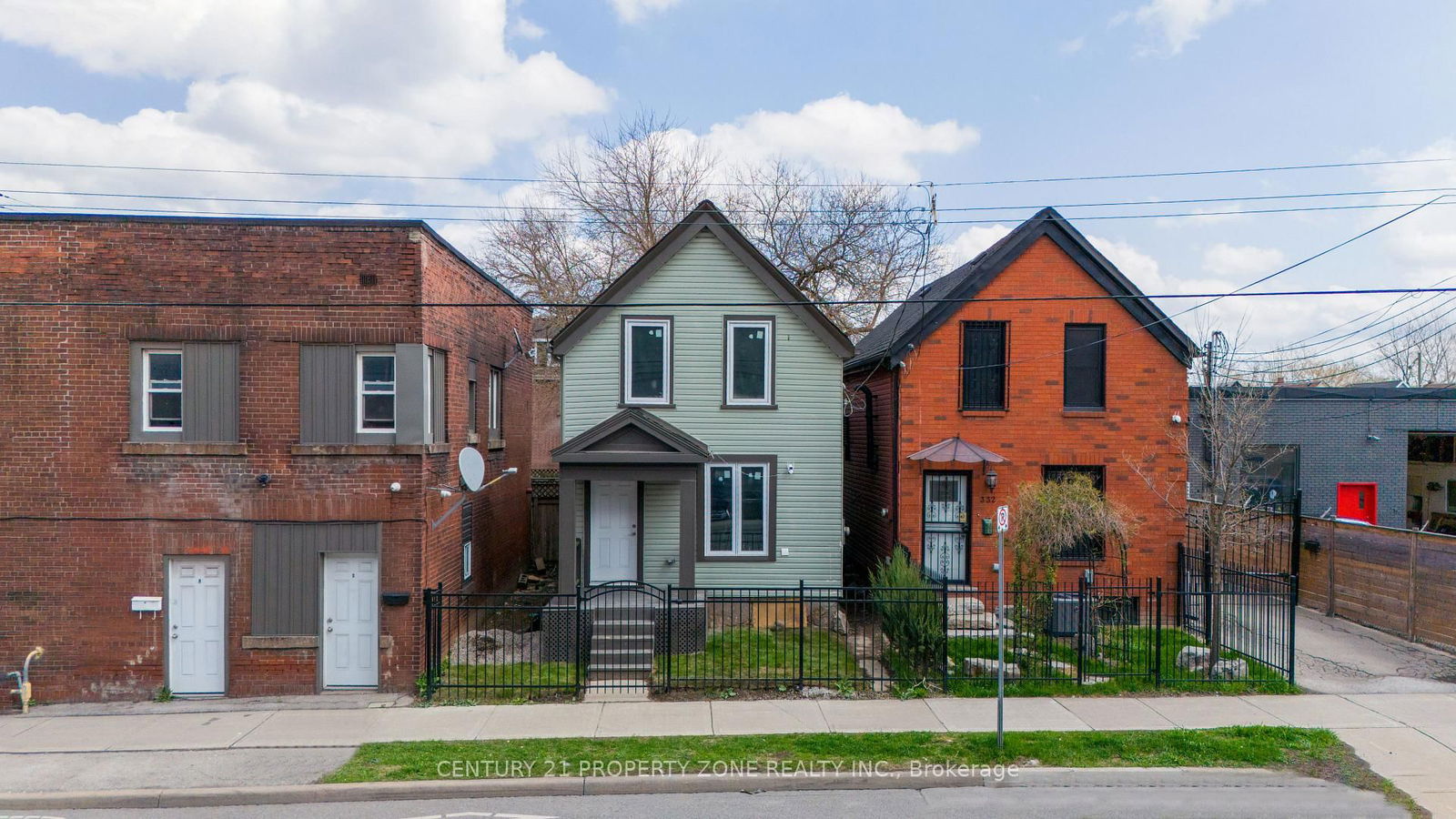 Detached House for sale at 334 Gage Avenue, Hamilton, Crown Point, L8L 7A7 - MLS: X12124322