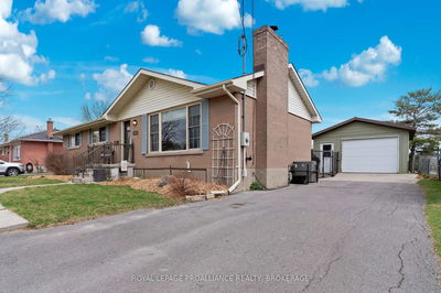 31 Sherwood Ave, Loyalist - Amherstview image-0-2