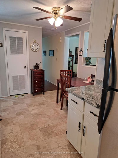 34 Miller St, Strathroy-Caradoc - SE image-0-3