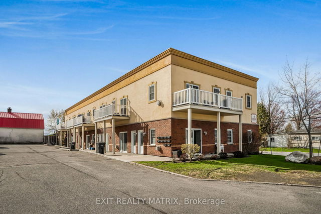8 - 926 Lansdowne Street