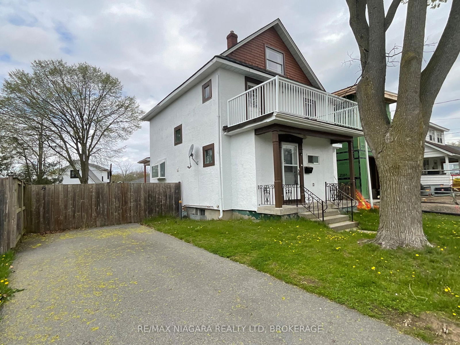 Detached House for sale at 39 OAKLAND Avenue, Welland, Broadway, L3C 2B8 - MLS: X12124743
