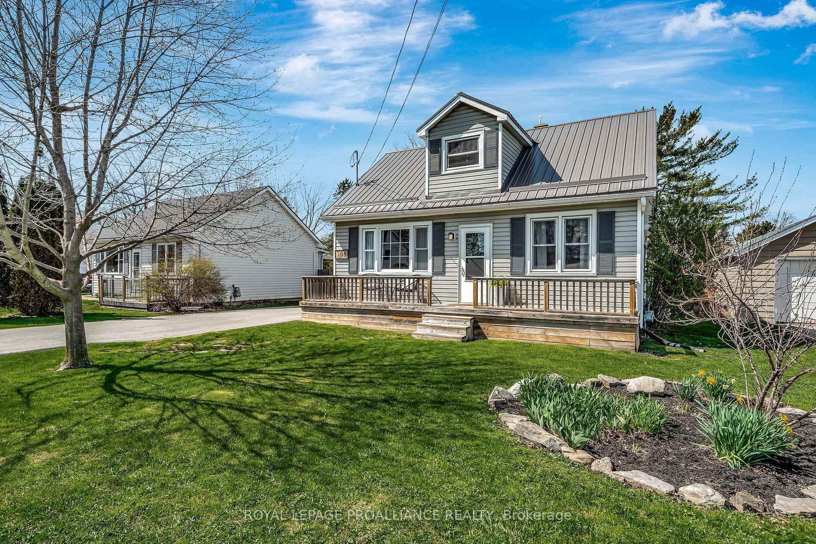 Detached House sold at 108 Karl Street, Belleville, Belleville Ward, K8N 1J9 - MLS: X12124833