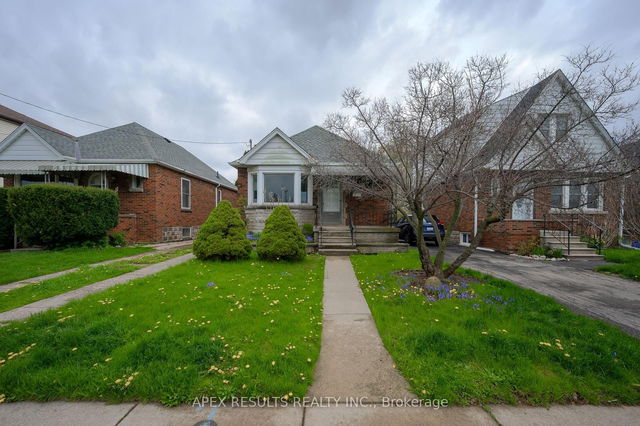 39 Strathearne Avenue