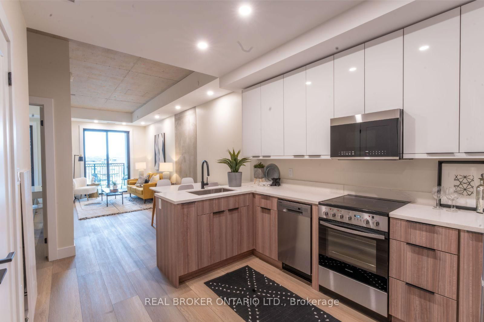 Semi-Detached House for lease at 707-169 James Street, Hamilton, Corktown, L8P 3A3 - MLS: X12125124