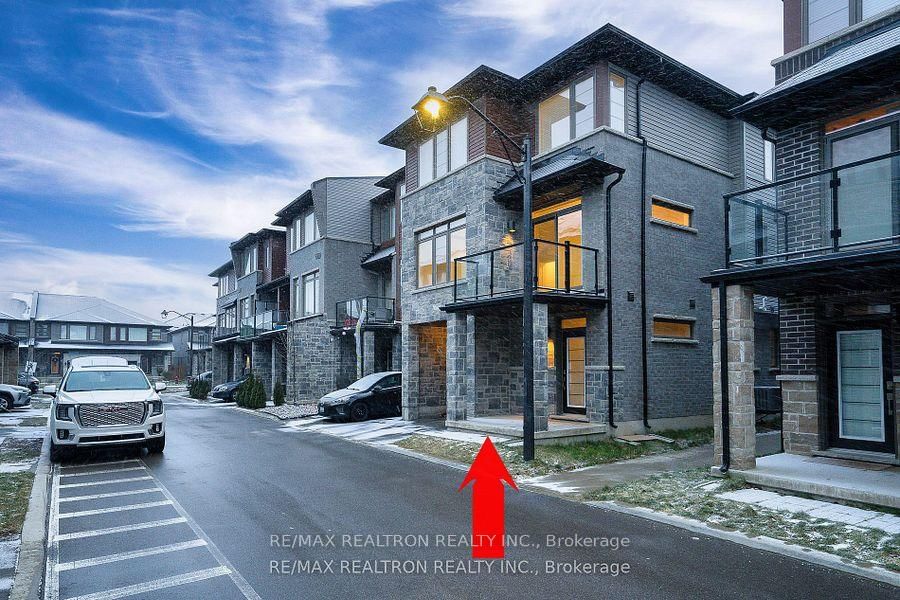 Townhouse for lease at 99-30 Times Square Boulevard, Hamilton, Stoney Creek, L8J 0L8 - MLS: X12125129