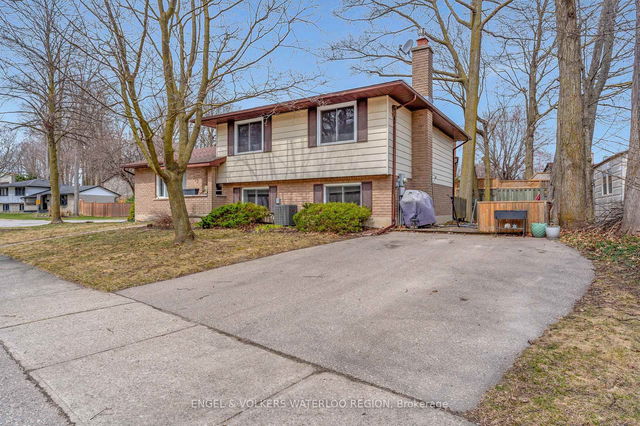 113 Martinglen Crescent