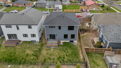 2 Park Cres, Loyalist - Amherstview image-0-1