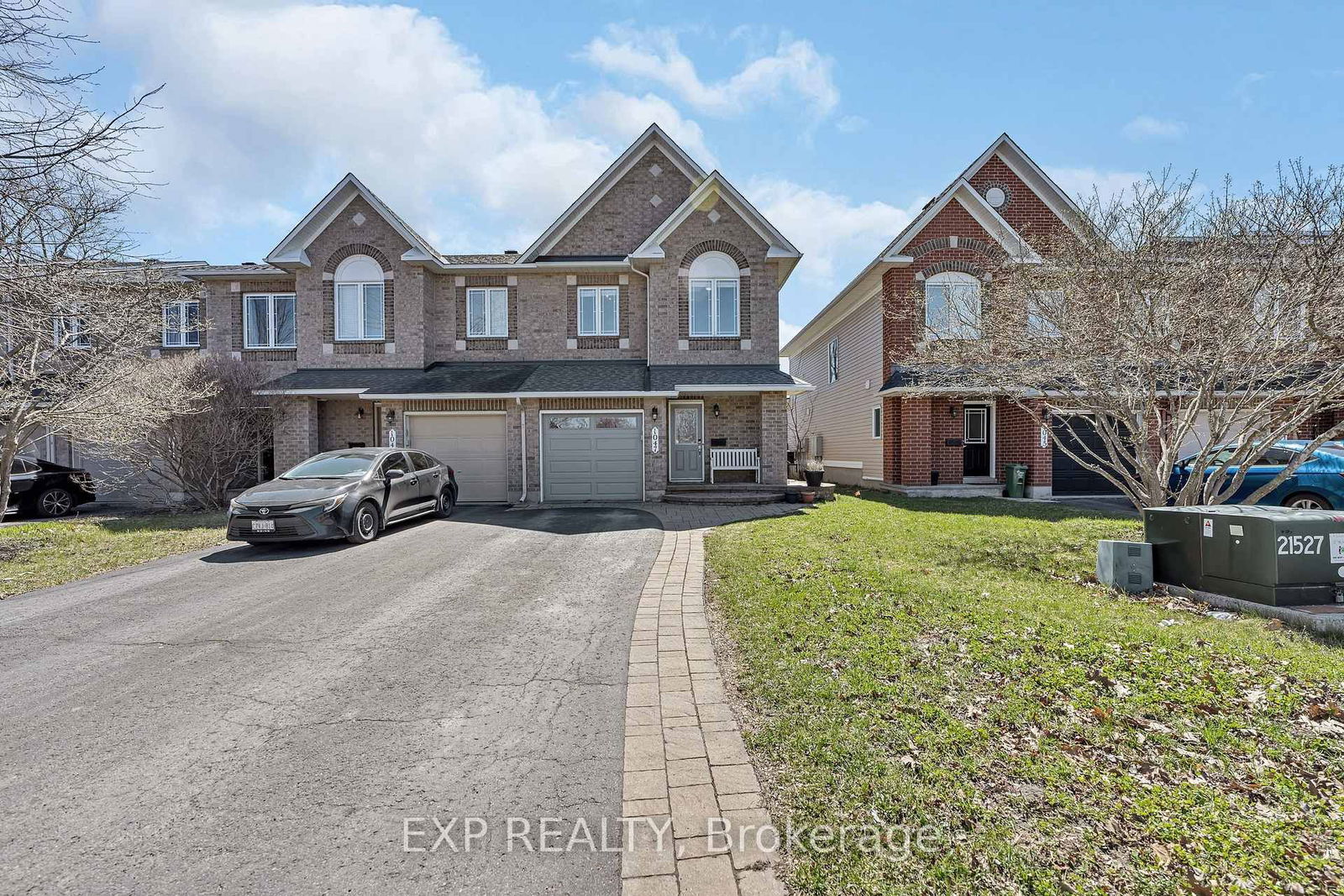 Townhouse sold at 1047 Capreol Street, Ottawa, Avalon East, K4A 4Z9 - MLS: X12125491