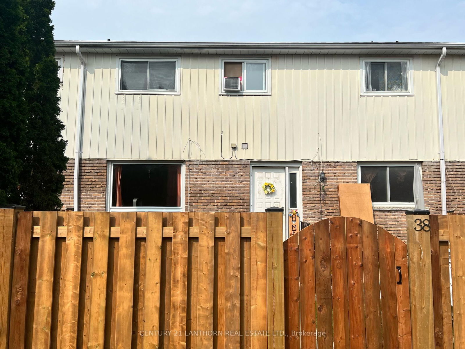 Townhouse for sale at 38-19 Tracey Park Drive, Belleville, Belleville Ward, K8P 4R4 - MLS: X12125722