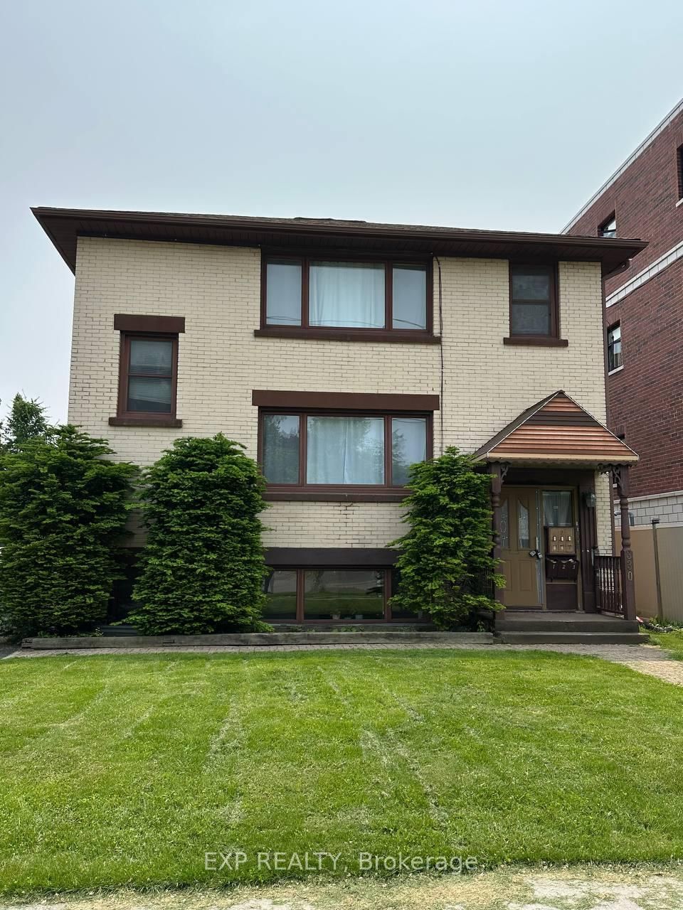 Semi-Detached House for sale at 330 Donald Street, Ottawa, Overbrook/Castle Heights, K1K 1M5 - MLS: X12125733