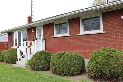 49 South St, North Dundas - Chesterville image-0-2