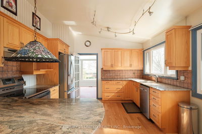 1261 Olympus Ave, Peterborough North - 1 Central image-0-4