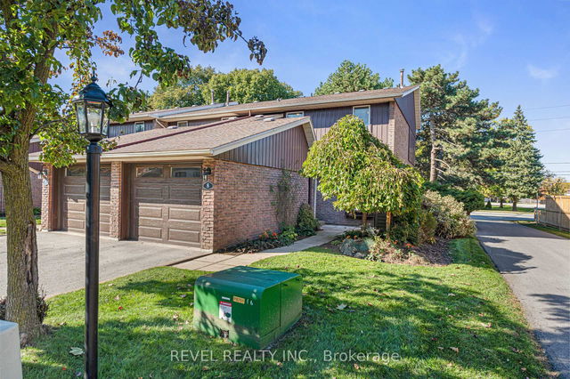 8 - 122 Lakeshore Road