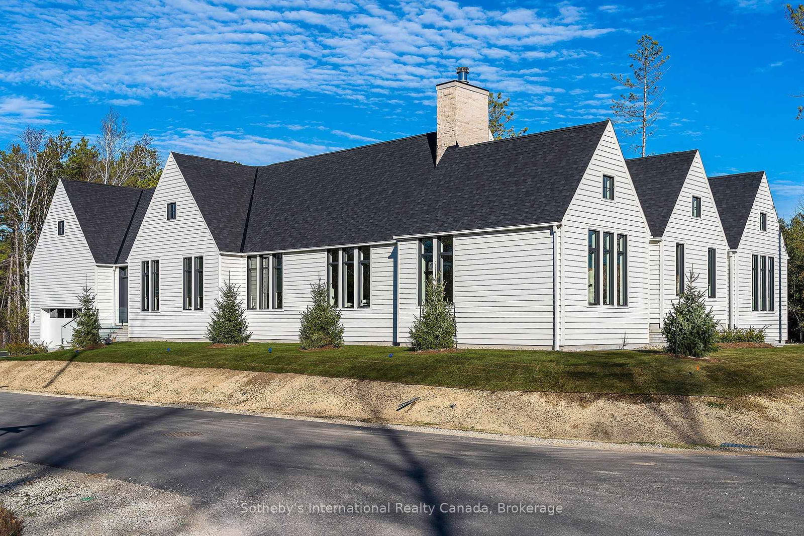 Detached House for sale at 101 DEER Lane, Blue Mountains, Blue Mountains, N0H 1J0 - MLS: X12126533