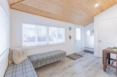 12 Woodward Ave, Lambton Shores - Grand Bend image-0-4