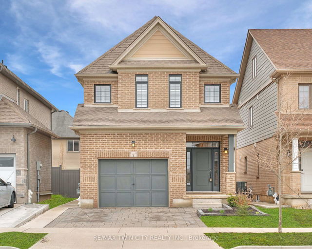 7 Pondcliffe Drive