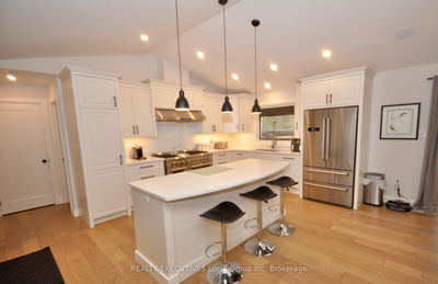 135 Hillside Lake Rd, North Bay - Airport image-0-1