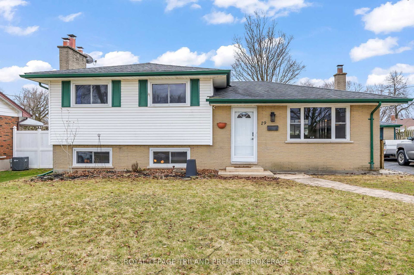 Detached House for sale at 19 Curtis Avenue, London South, South T, N5Z 4E9 - MLS: X12126920