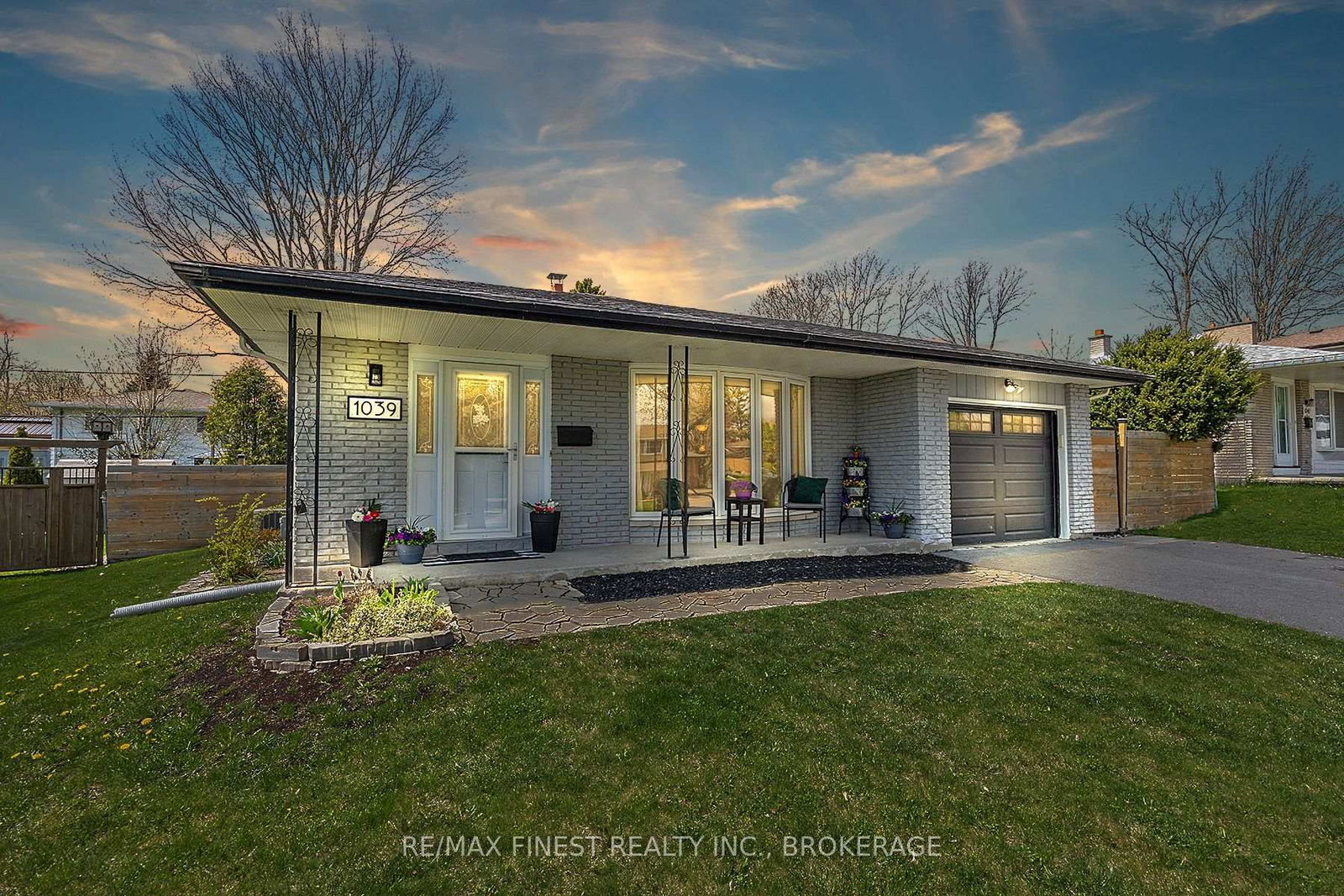 Detached House for sale at 1039 Hudson Drive, Kingston, South of Taylor-Kidd Blvd, K7M 5K5 - MLS: X12127063