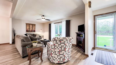 33980 Moore Crt, Bluewater - Hay image-0-2