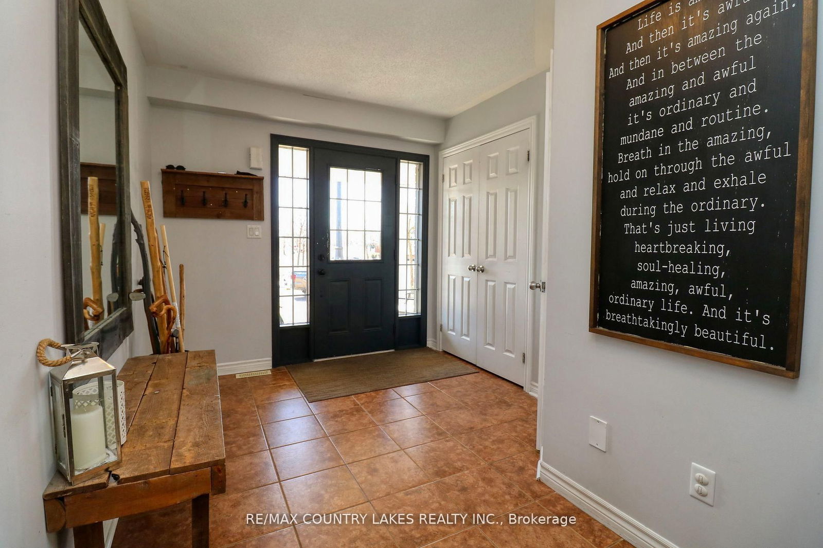 Detached House for sale at 8 Fallingbrook Crescent, Kawartha Lakes, Lindsay, K9V 0B3 - MLS: X12127142