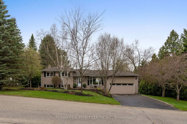 25 Erin Heights Drive