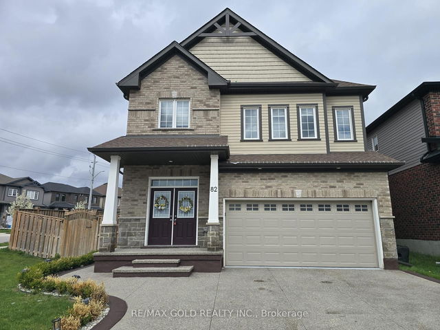 82 Castlebay Street