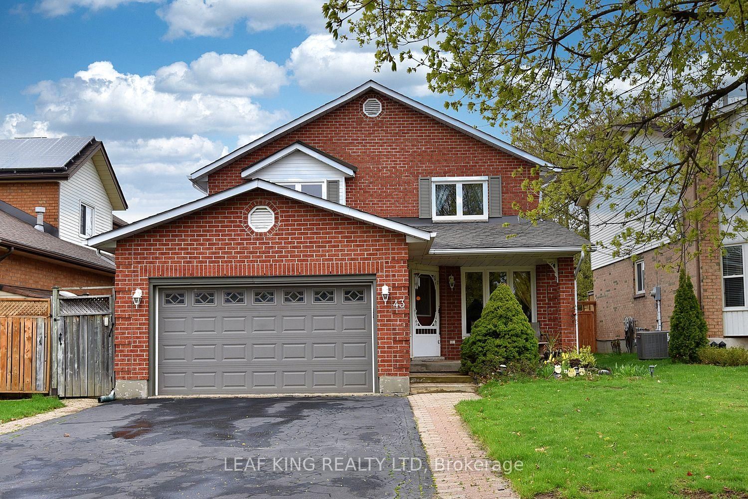 Detached House for sale at 43 Niska Drive, Hamilton, Waterdown, L0R 2H3 - MLS: X12127269