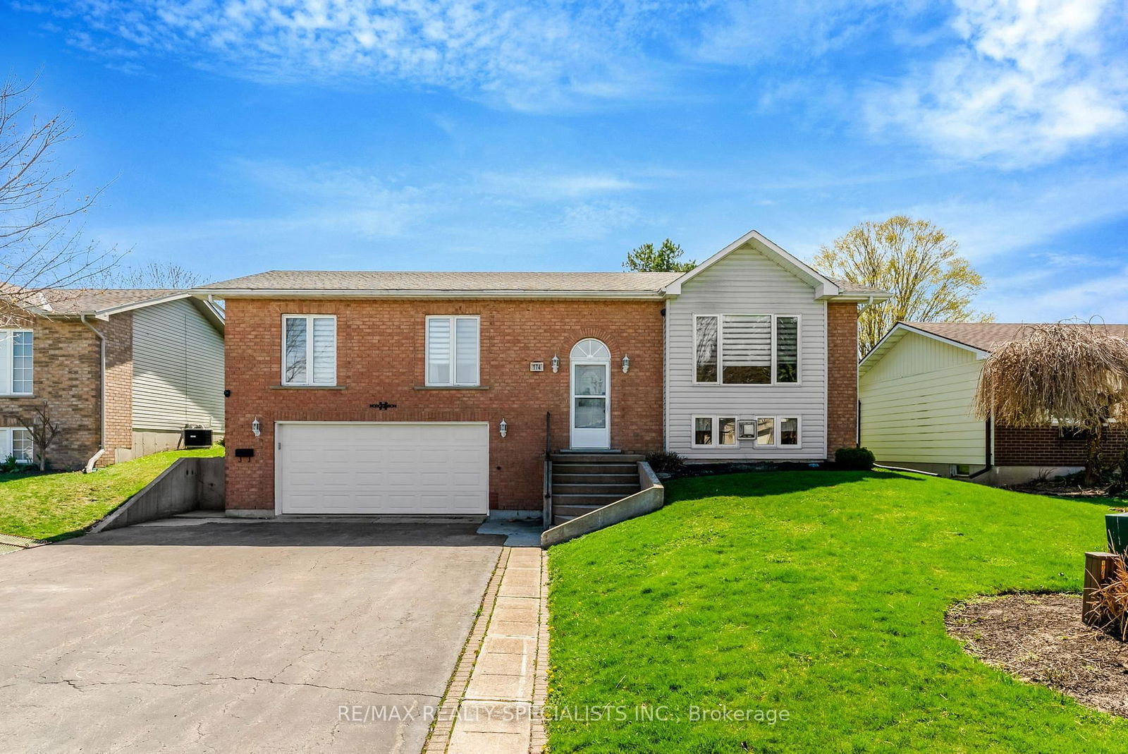 Detached House for sale at 174 Charles Street, North Huron, Wingham, N0G 2W0 - MLS: X12127426