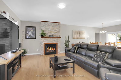 172 Wilbert Cox Dr, Carp - Huntley Ward (South East) image-0-2