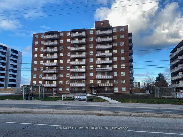 607 - 851 Queenston Road