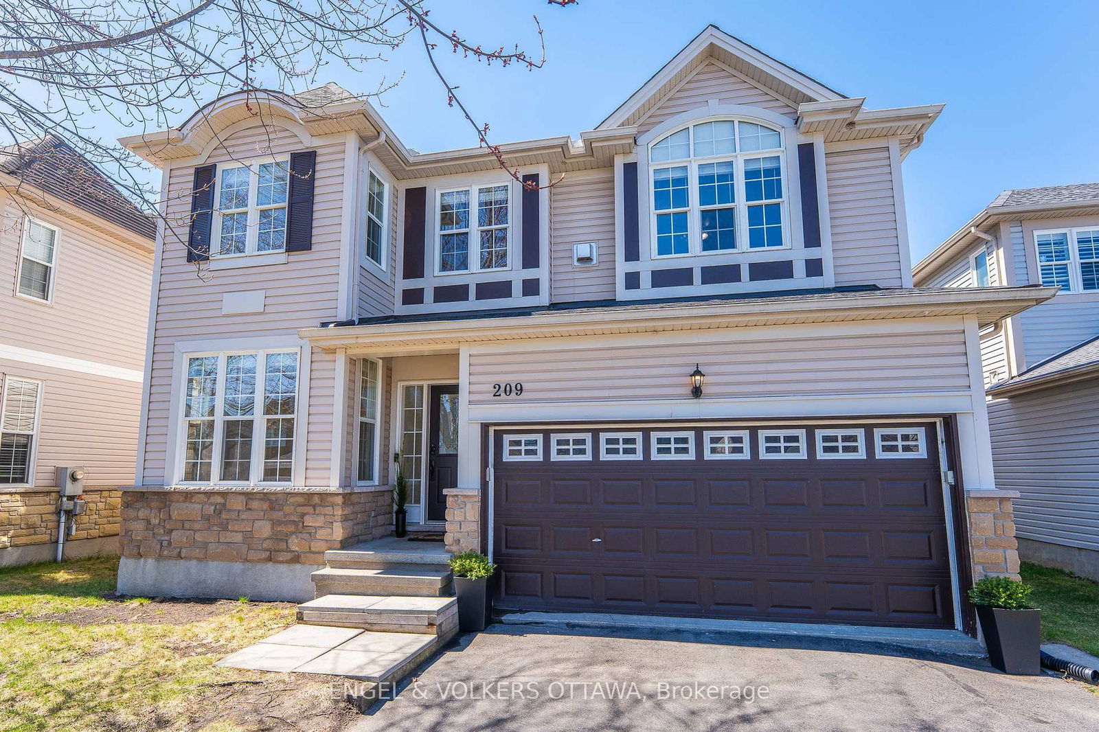 Detached House for sale at 209 Allgrove Way, Ottawa, Stittsville (South), K2S 2H7 - MLS: X12127694