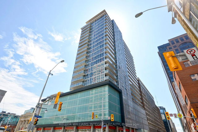1712 - 324 Laurier Avenue