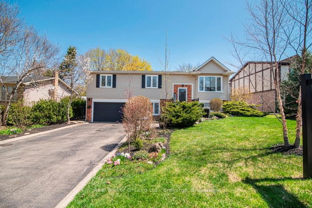 647 Tomahawk Crescent