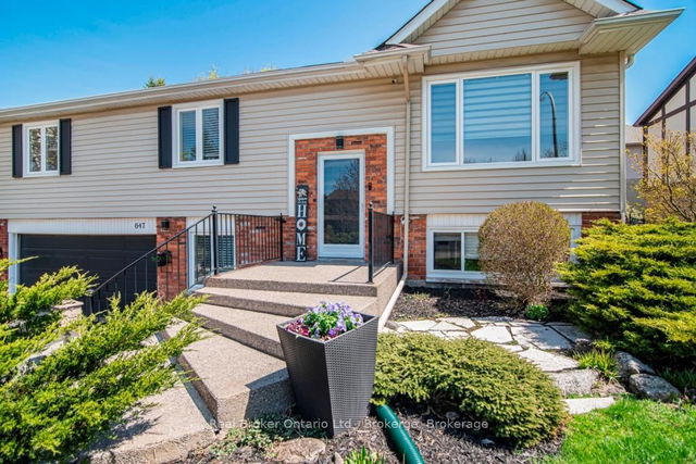 647 Tomahawk Crescent