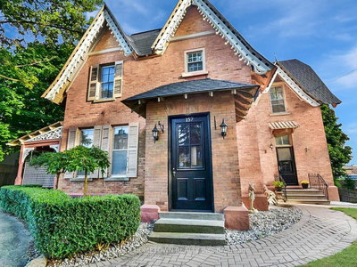 157 DIBBLE Street W — more photos