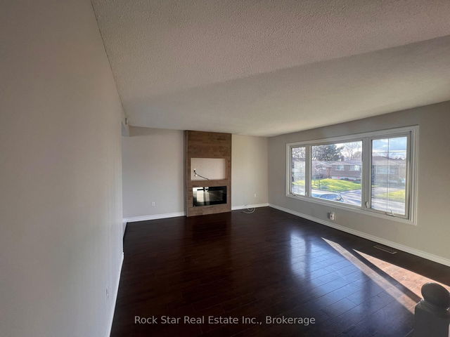 32 Bendingroad Crescent