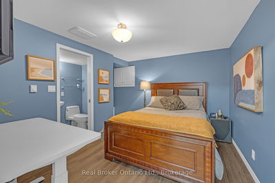Unit 8 — 177 Main St, Grimsby - Grimsby West image-0-4