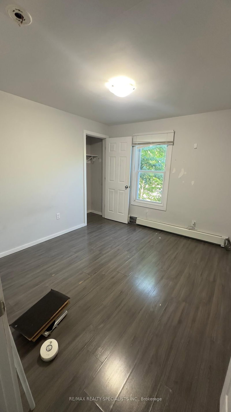 2 - 108 Queenston St, St. Catharines, L2R 2Z3 | Image 3