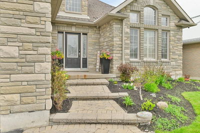 30 Cooke Crt, Belleville -  image-0-3