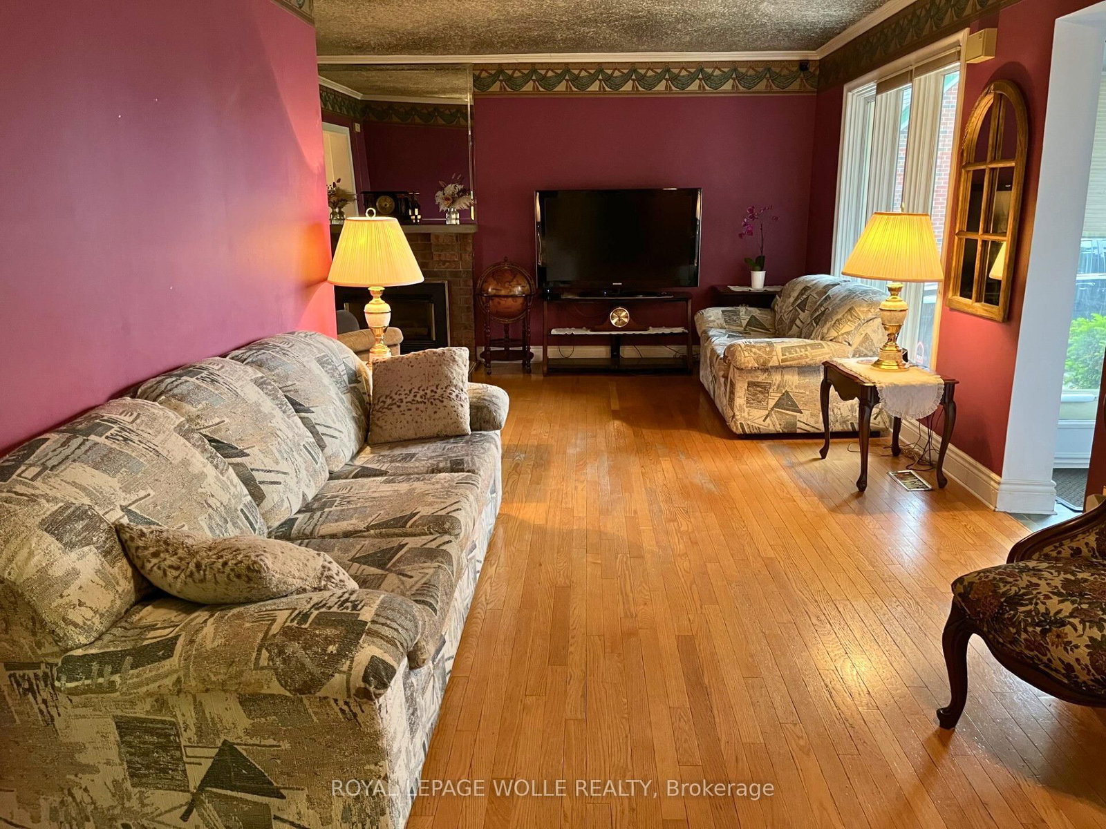 Listing Image 7
