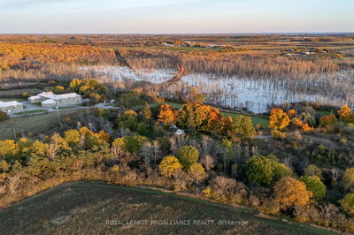 142 Station Rd, Prince Edward County - Hillier Ward image-0-2