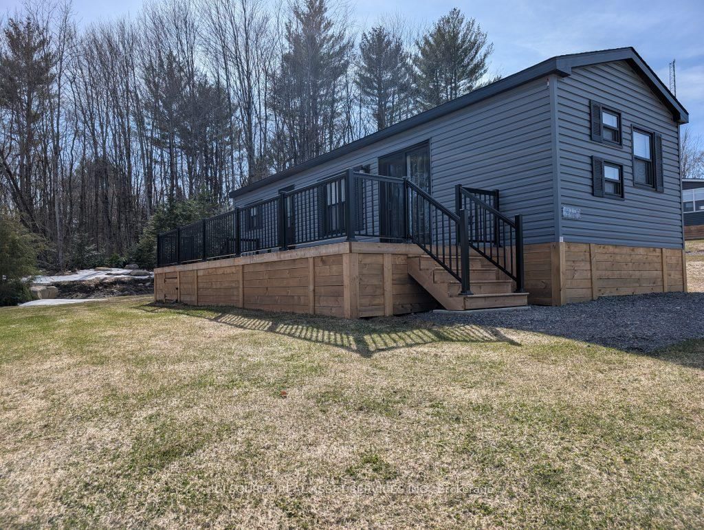 Mobile/Trailer for sale at LKR036-1047 Bonnie Lake Camp Road, Bracebridge, Macaulay, P1L 1W9 - MLS: X12129523