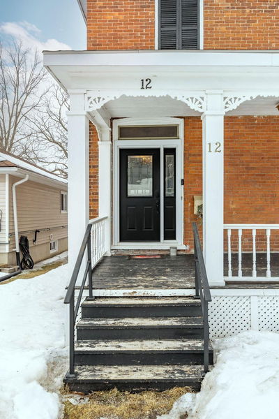 12 Maple Ave, Prince Edward County - Picton Ward image-0-4