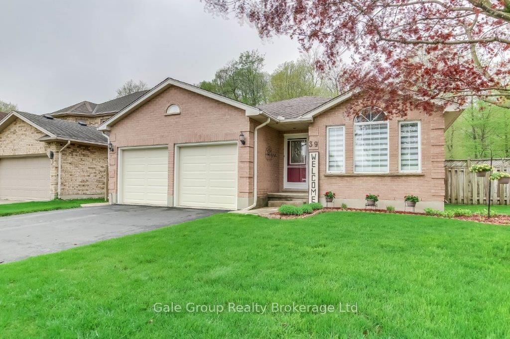 Detached House for sale at 39 Yarmouth Drive, London East, East I, N5V 4T8 - MLS: X12129849