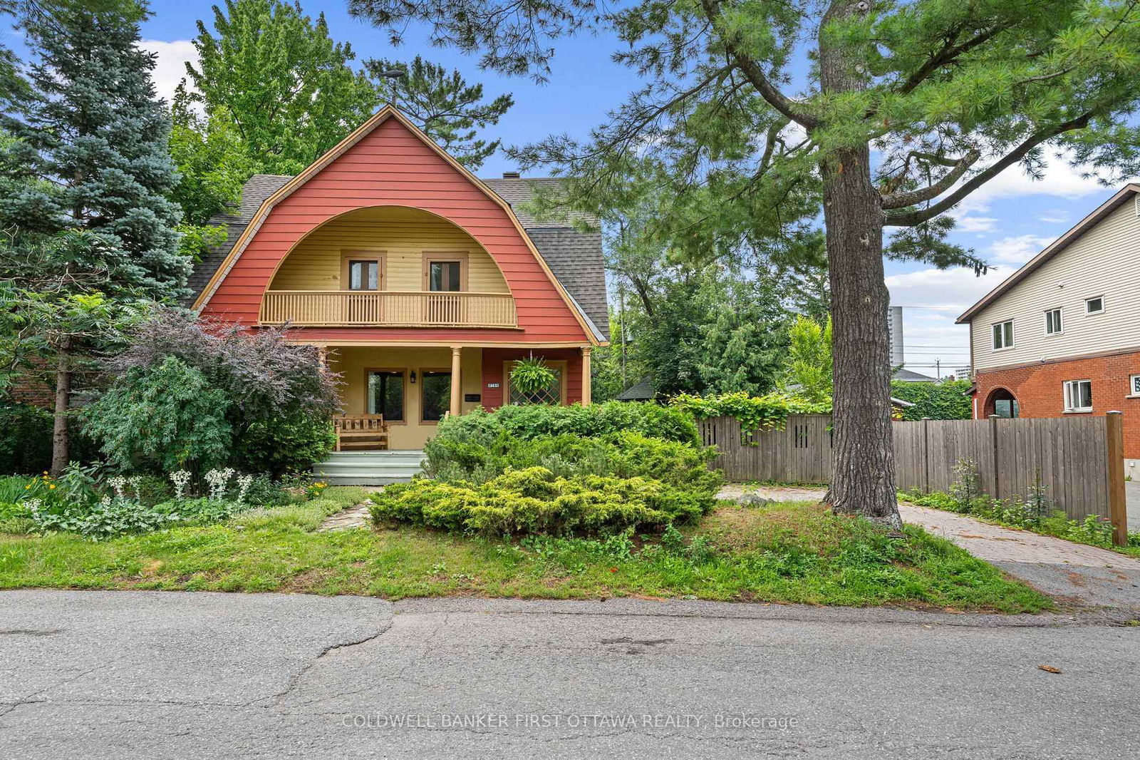 Detached House for sale at 2704 DON Street, Ottawa, Britannia, K2B 6Y5 - MLS: X12129896